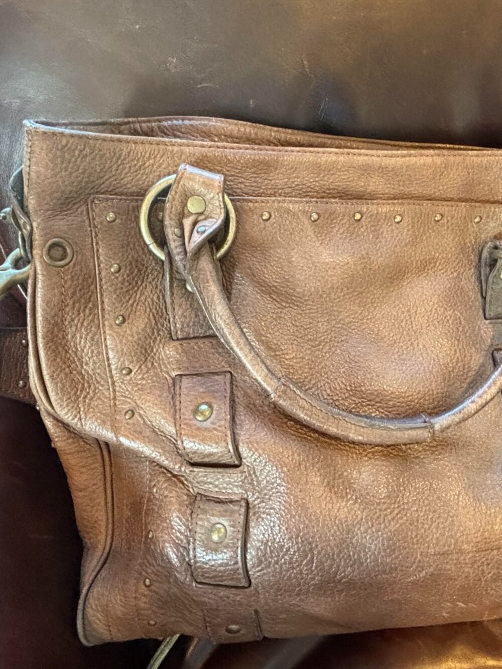LARGE VINTAGE 2000'S BETSY JOHNSON LEATHER TOTE WITH HARDWARE - Picture 6 of 9